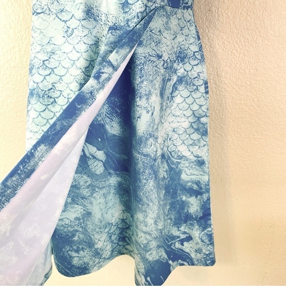 Silver Bait Scale Print V Neck Sleeveless Performance Dress UPF 50 Size M - Picture 5 of 7